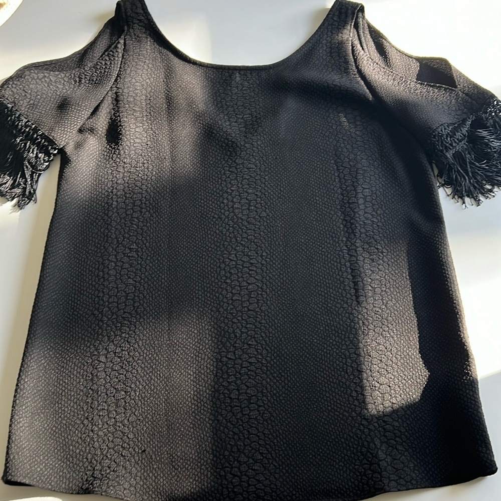 Cooper and Ella open shoulder Vneck blouse